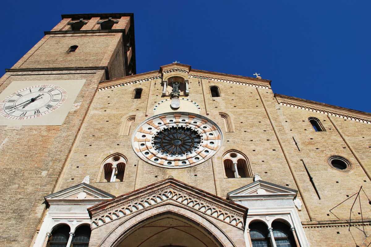 Vista panoramica di Lodi con Piazza della Vittoria e il Tempio dell'Incoronata
