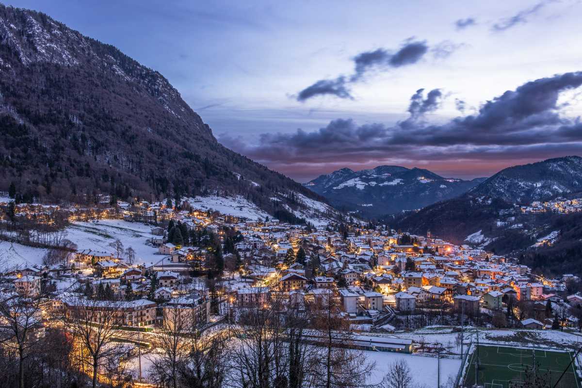 Vista panoramica di Bergamo Città Alta con le sue mura veneziane e Piazza Vecchia